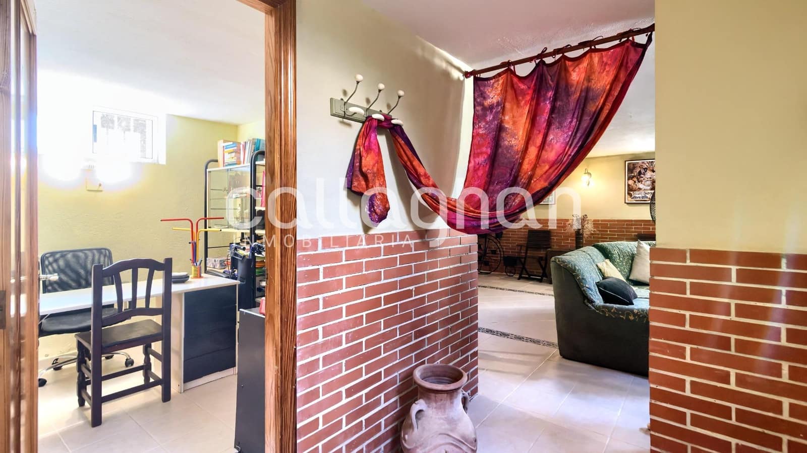 5 bedroom Villa for sale in La Canada with pool garage - € 550,000 (Ref: 9741881)