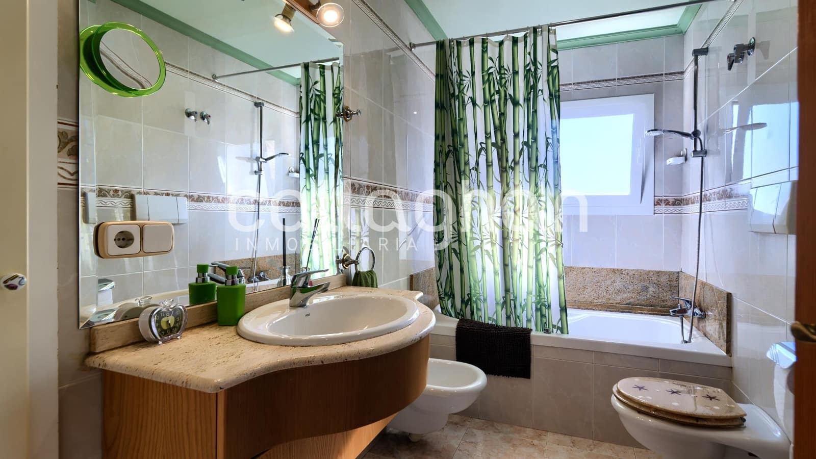 5 bedroom Villa for sale in La Canada with pool garage - € 550,000 (Ref: 9741881)