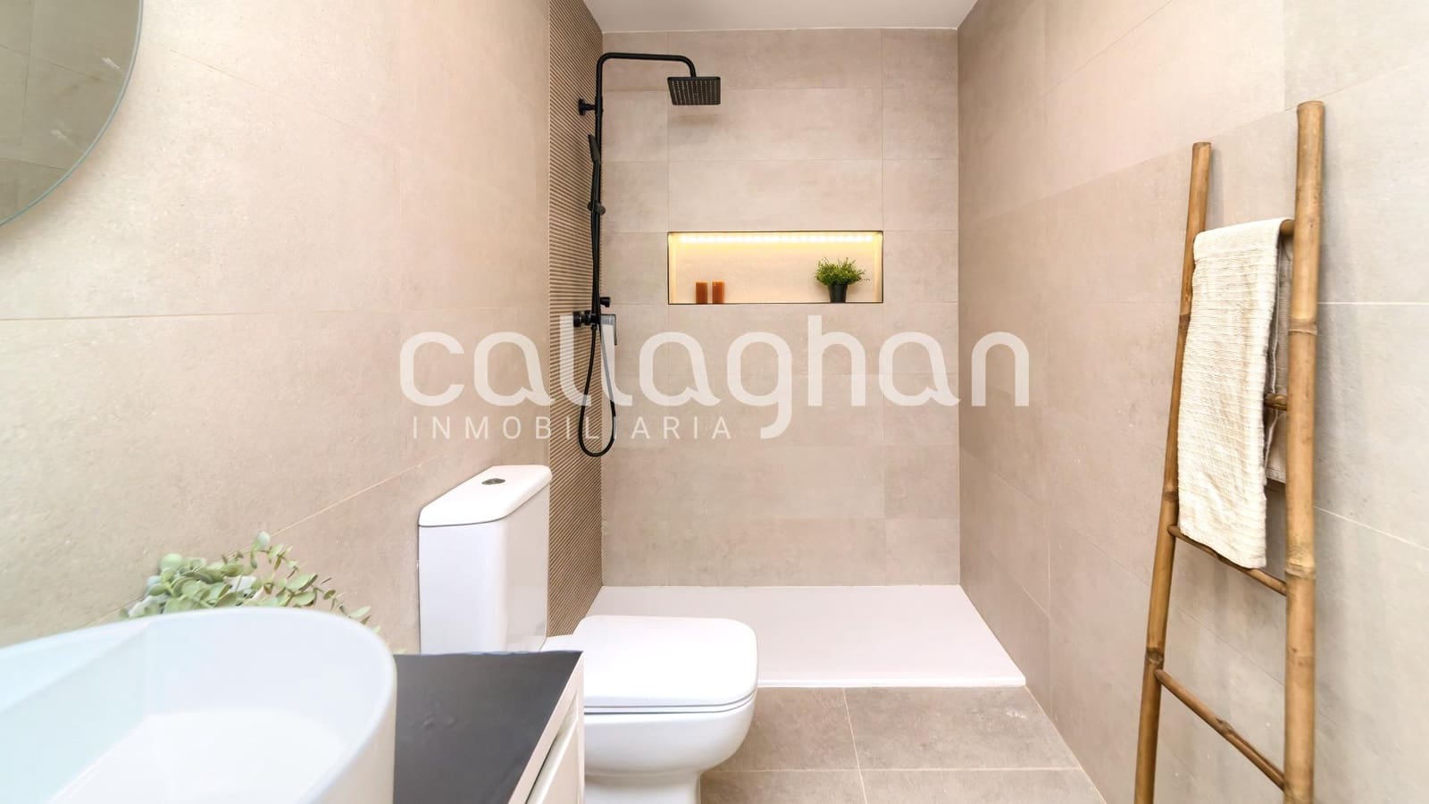 1 bedroom Commercial for sale in Torrent - € 92,000 (Ref: 9745318)