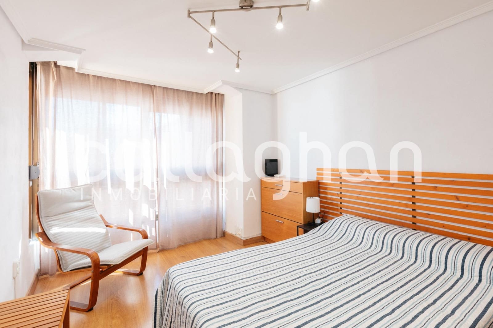 3 soveværelse Lejlighed til leje i Valencia by - € 1.050 (Ref: 9752260)