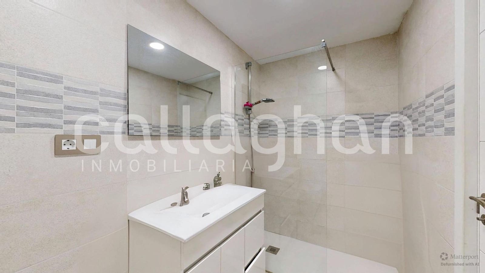 4 bedroom Flat for sale in Valencia city - € 435,000 (Ref: 9759157)