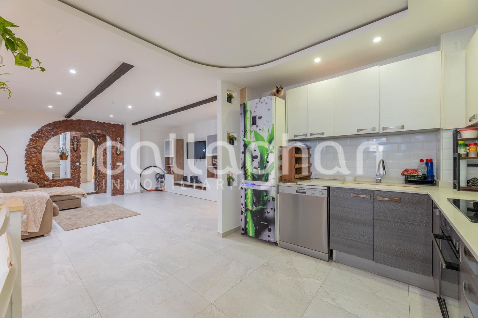 3 bedroom Flat for sale in Valencia city with garage - € 425,000 (Ref: 9773274)