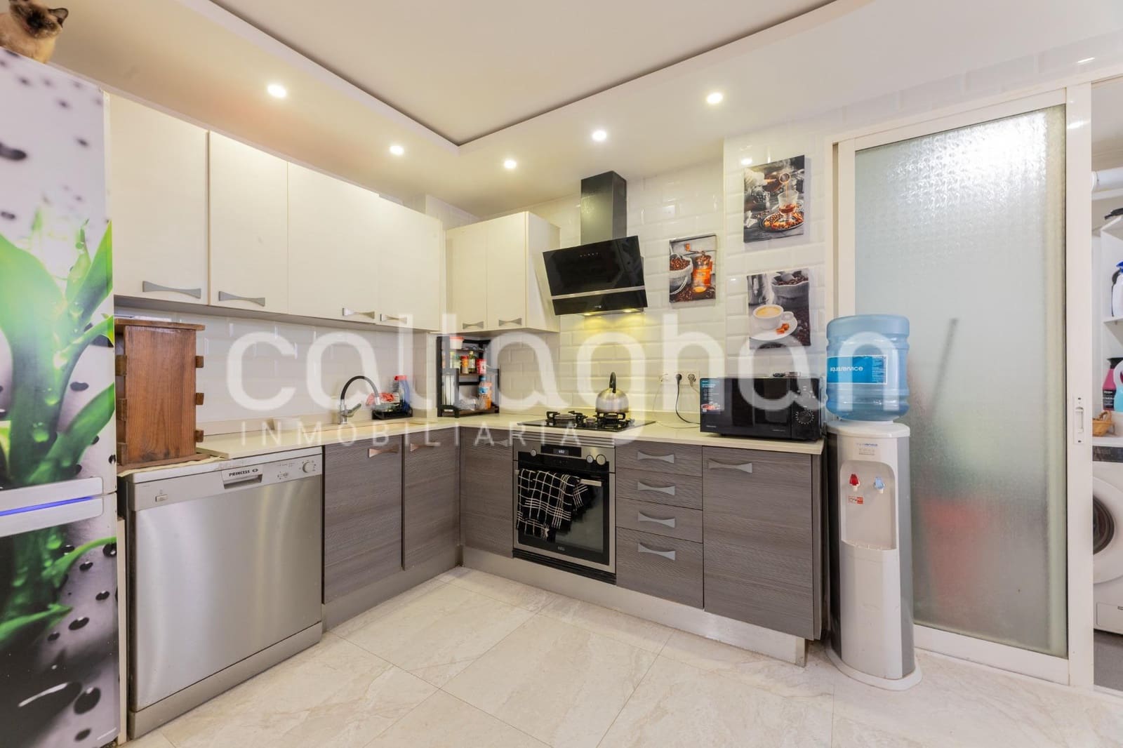 3 bedroom Flat for sale in Valencia city with garage - € 425,000 (Ref: 9773274)