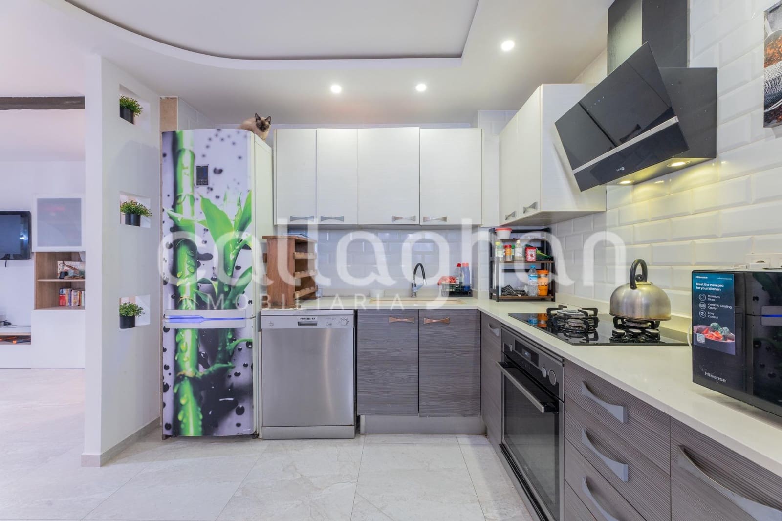 3 bedroom Flat for sale in Valencia city with garage - € 425,000 (Ref: 9773274)