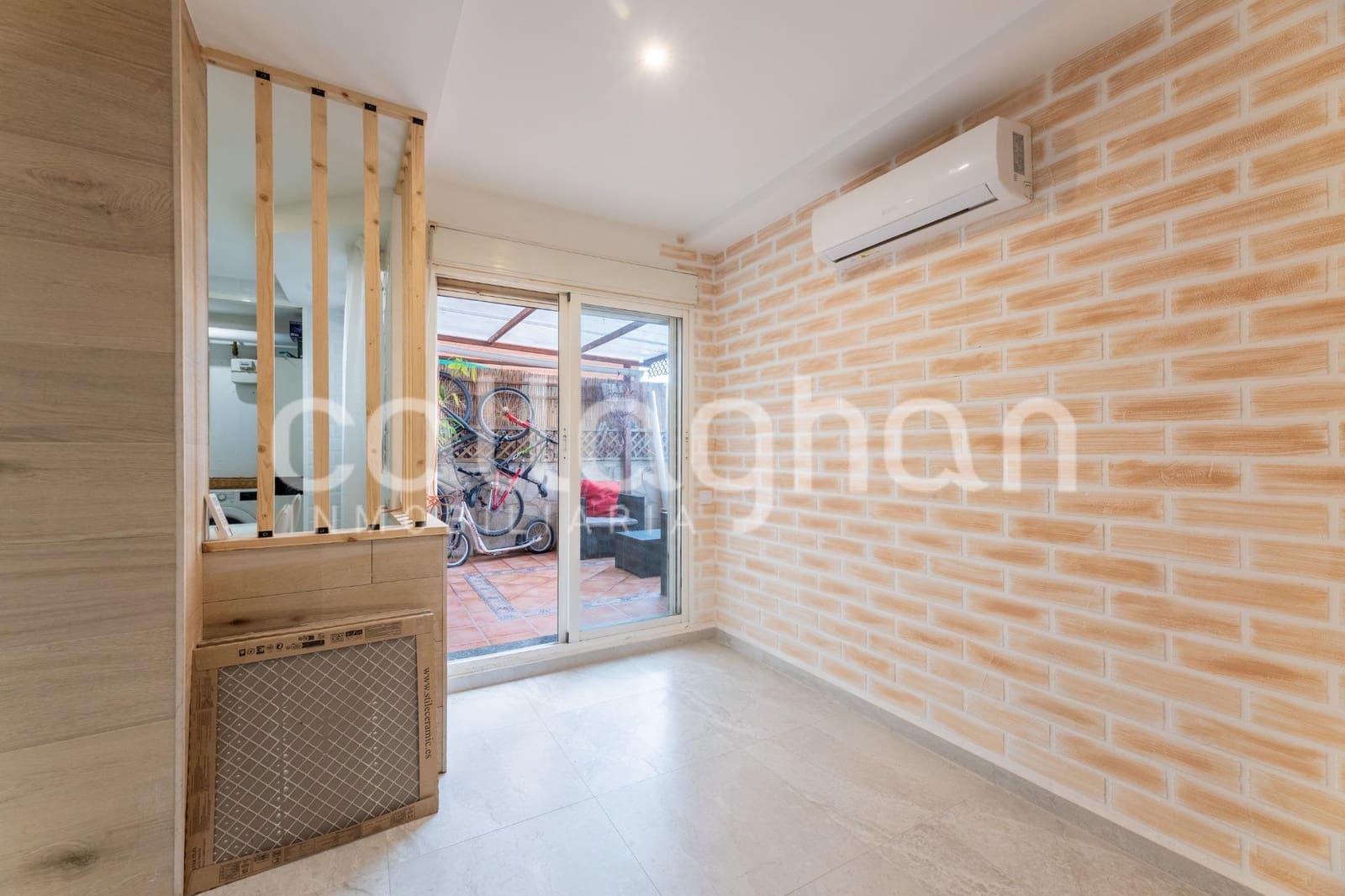3 bedroom Flat for sale in Valencia city with garage - € 425,000 (Ref: 9773274)