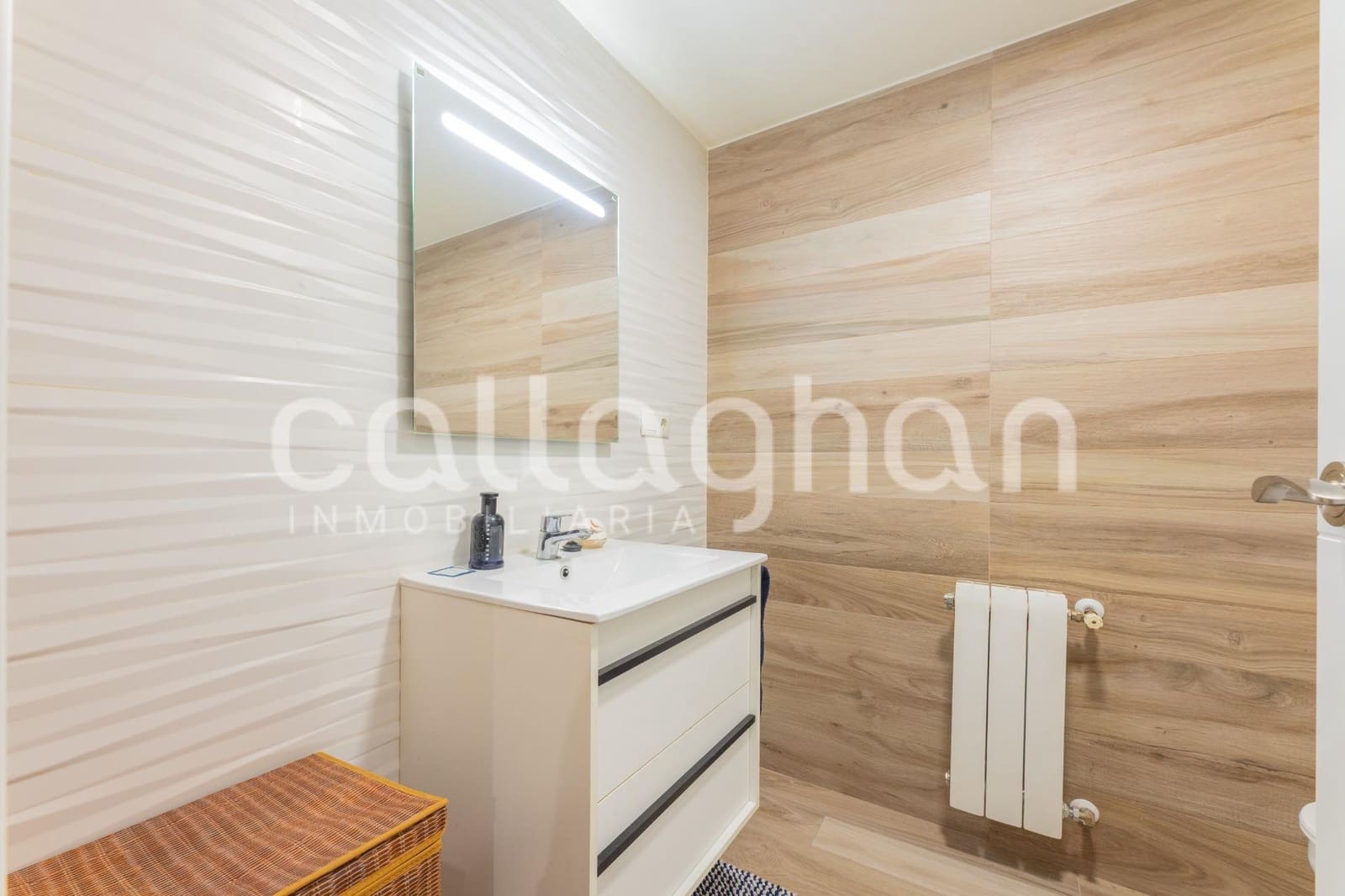 3 bedroom Flat for sale in Valencia city with garage - € 425,000 (Ref: 9773274)