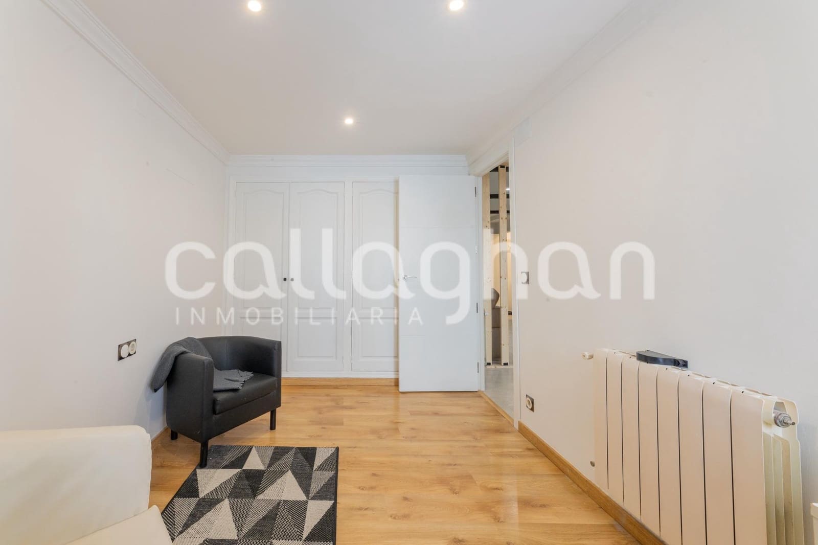 3 bedroom Flat for sale in Valencia city with garage - € 425,000 (Ref: 9773274)