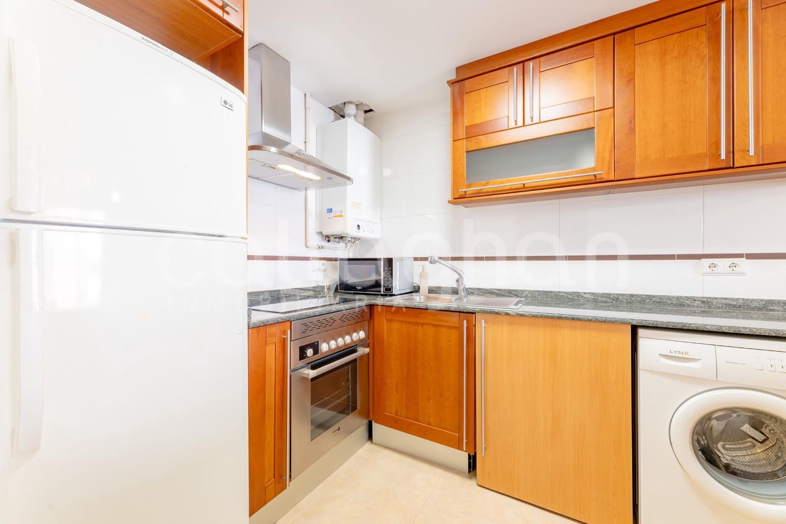 2 bedroom Flat for rent in Rocafort with garage - € 1,200 (Ref: 9773275)