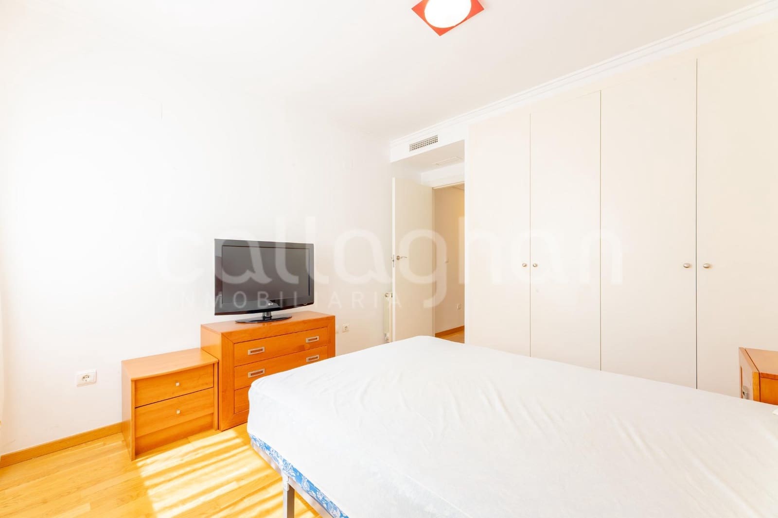 2 bedroom Flat for rent in Rocafort with garage - € 1,200 (Ref: 9773275)