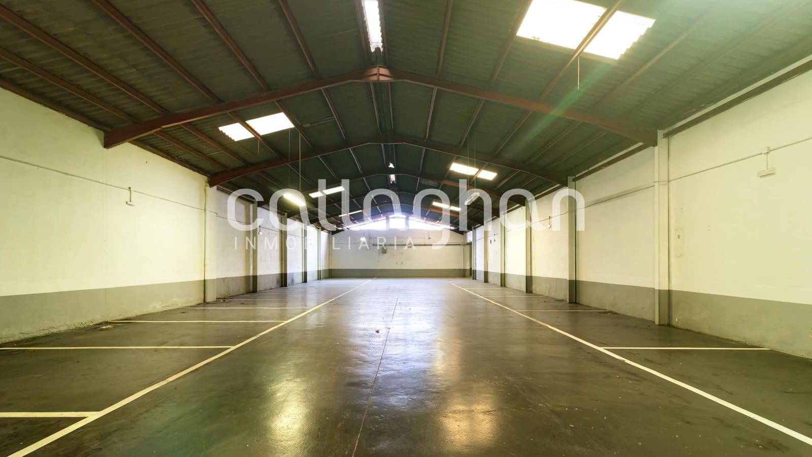 Garage for rent in Xirivella - € 2,000 (Ref: 9786815)