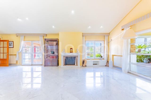 4 soveværelse Villa til salg i Godella med swimmingpool garage - € 1.200.000 (Ref: 9794868)