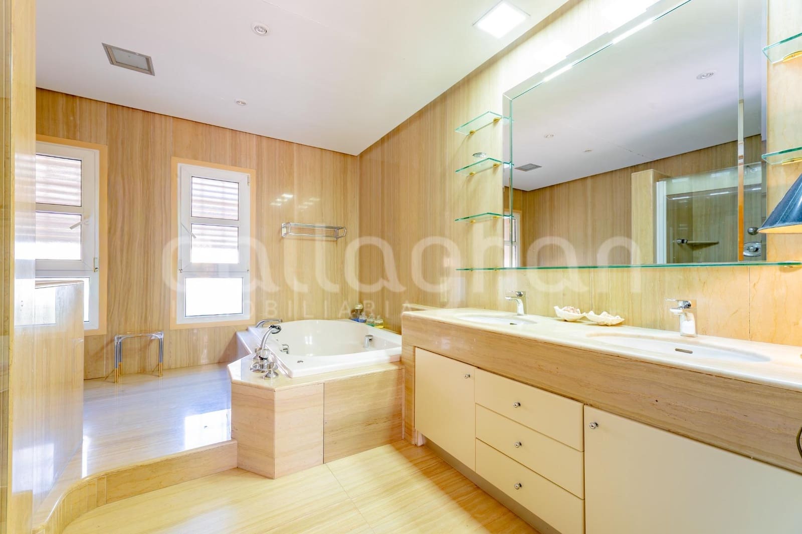 4 soveværelse Villa til salg i Godella med swimmingpool garage - € 1.200.000 (Ref: 9794868)