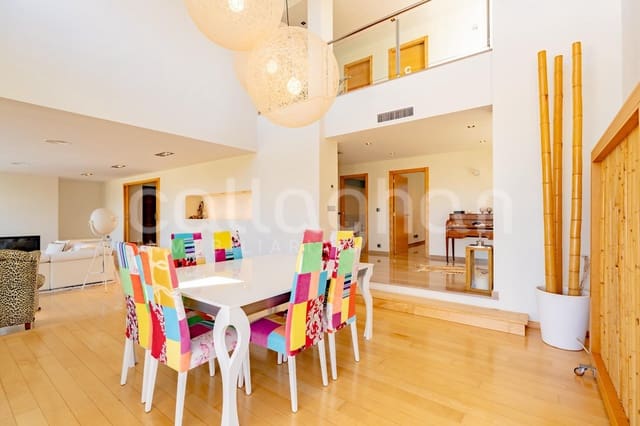 5 soveværelse Villa til salg i Chiva med garage - € 890.000 (Ref: 9794869)