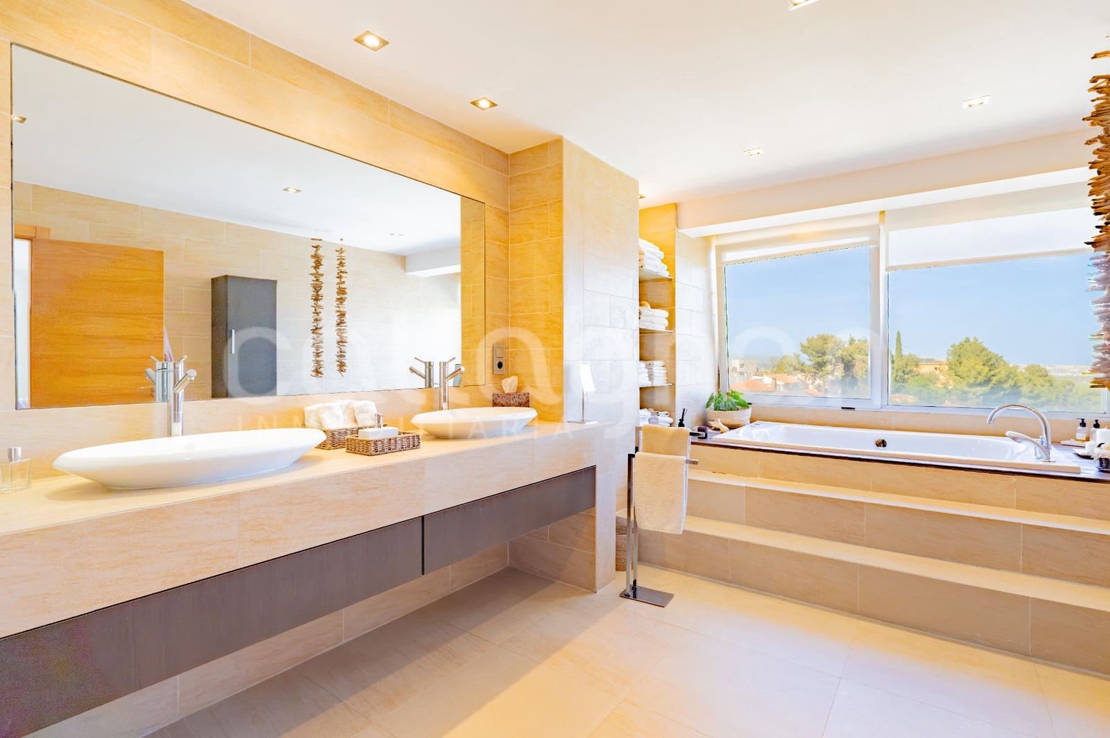 5 soveværelse Villa til salg i Chiva med garage - € 890.000 (Ref: 9794869)