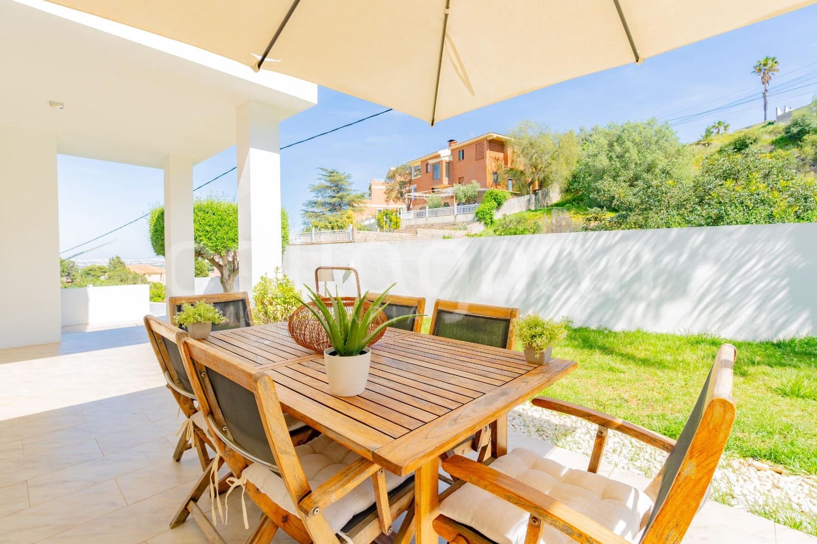 5 soveværelse Villa til salg i Chiva med garage - € 890.000 (Ref: 9794869)