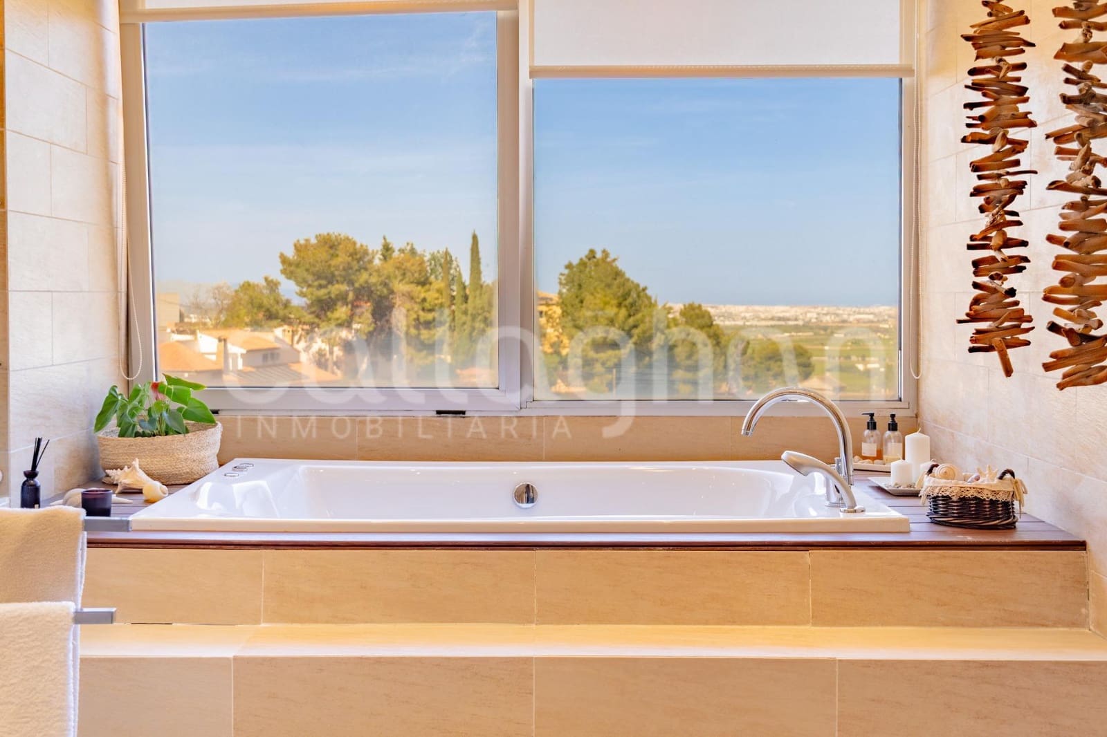 5 soveværelse Villa til salg i Chiva med garage - € 890.000 (Ref: 9794869)