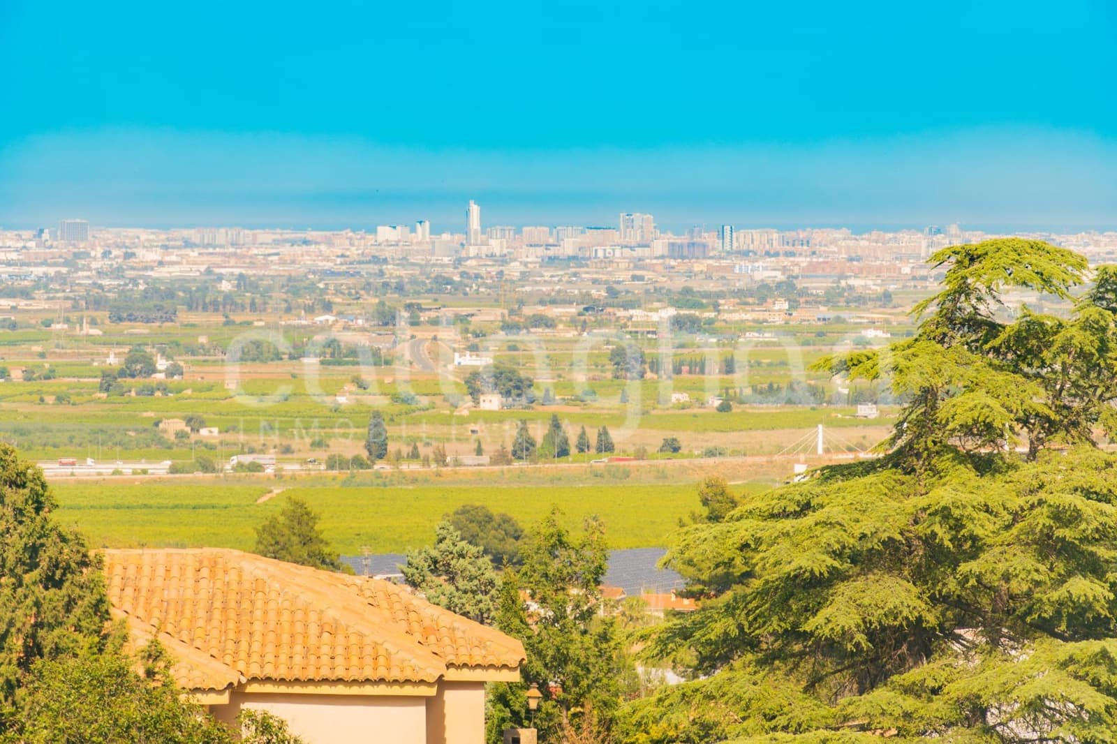 5 soveværelse Villa til salg i Chiva med garage - € 890.000 (Ref: 9794869)