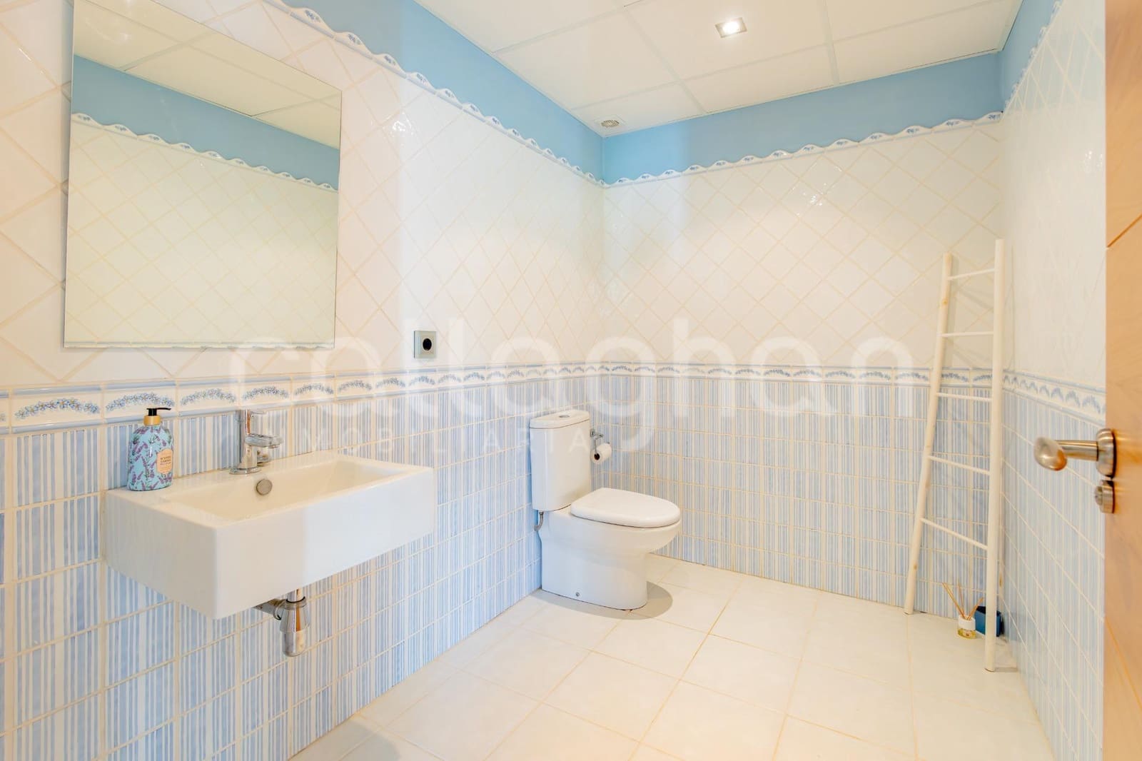 5 soverom Villa til salgs i Chiva med garasje - € 890 000 (Ref: 9794869)