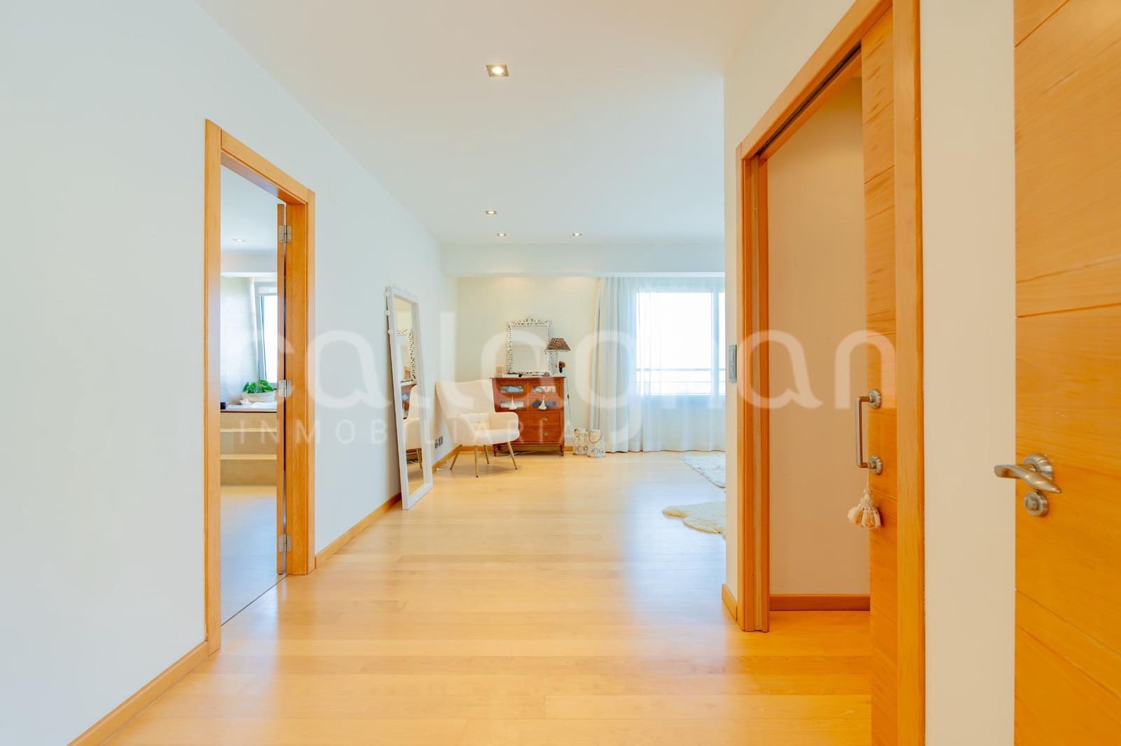 5 soverom Villa til salgs i Chiva med garasje - € 890 000 (Ref: 9794869)