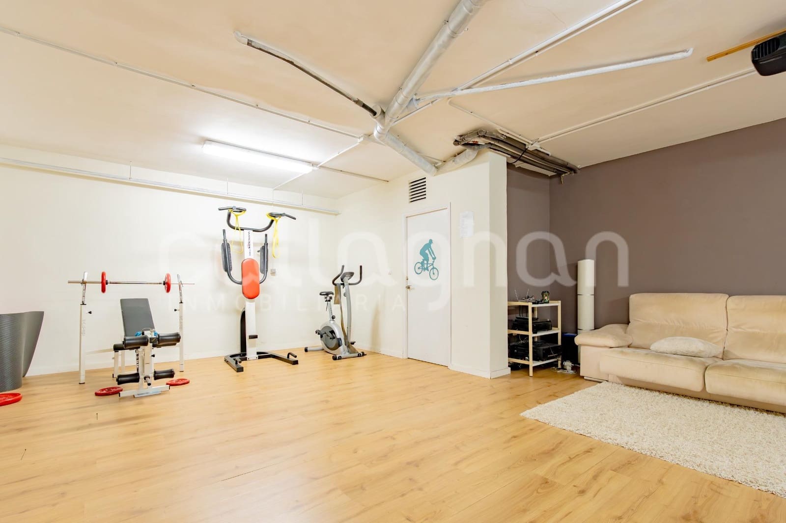 5 soverom Villa til salgs i Chiva med garasje - € 890 000 (Ref: 9794869)