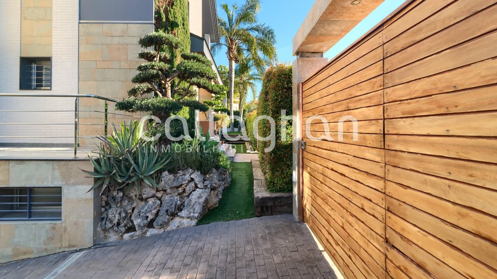 4 bedroom Villa for sale in Gandia with pool garage - € 750,000 (Ref: 9799455)