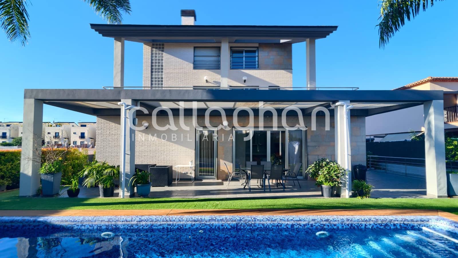 4 bedroom Villa for sale in Gandia with pool garage - € 750,000 (Ref: 9799455)