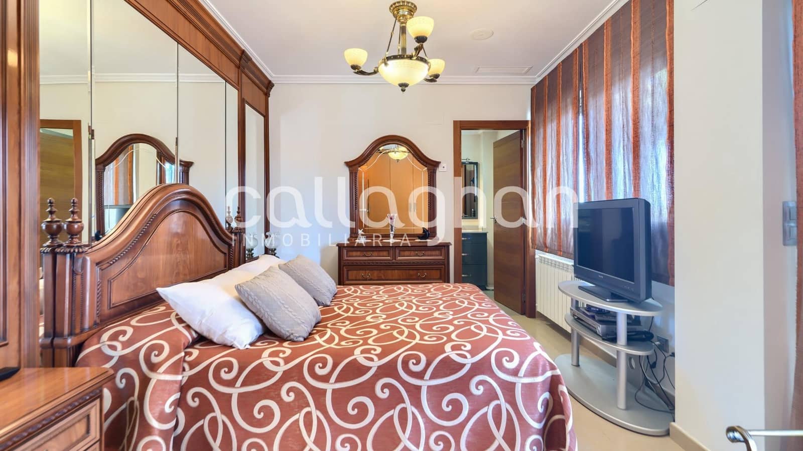 4 bedroom Villa for sale in Gandia with pool garage - € 750,000 (Ref: 9799455)