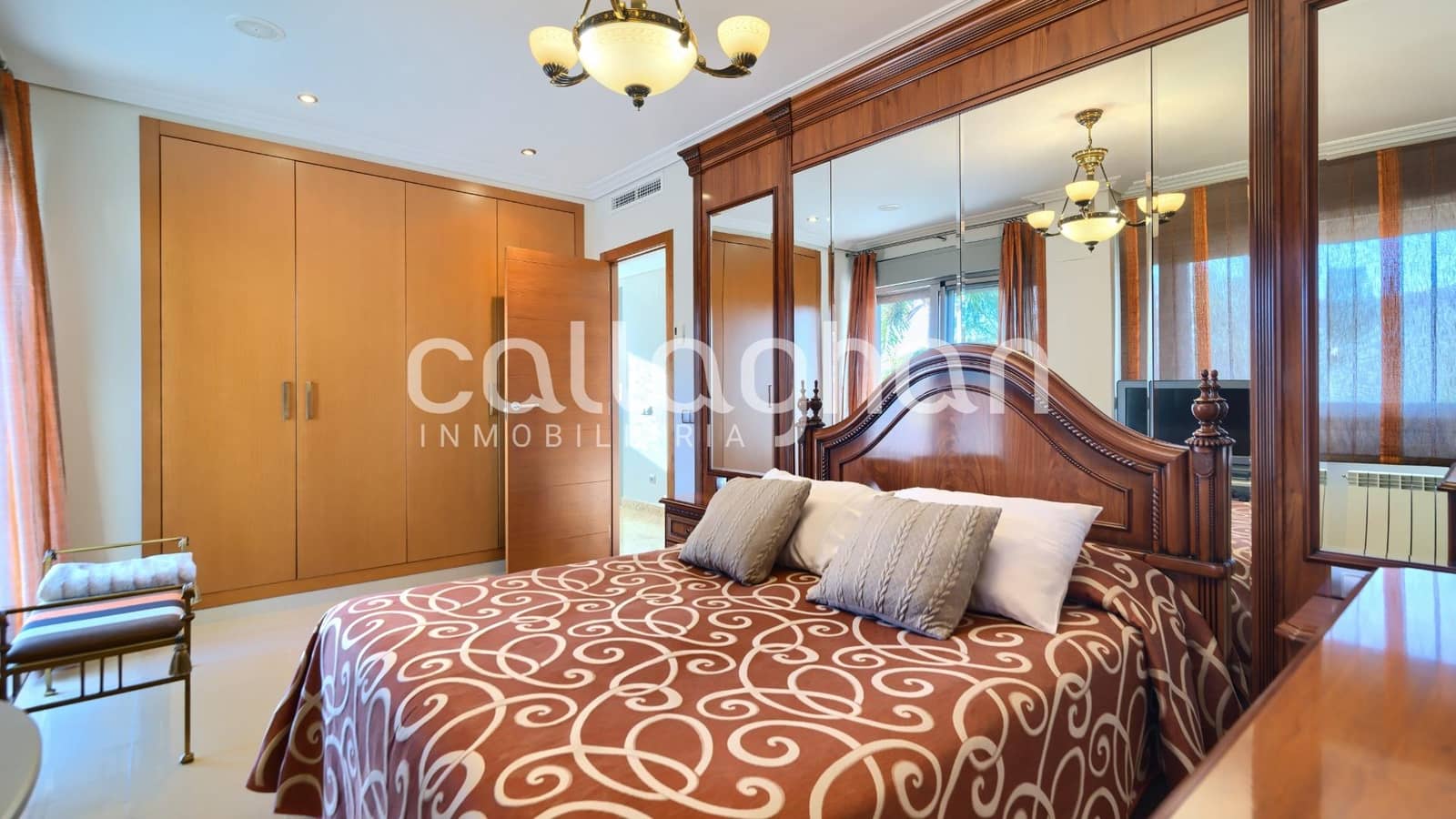 4 bedroom Villa for sale in Gandia with pool garage - € 750,000 (Ref: 9799455)