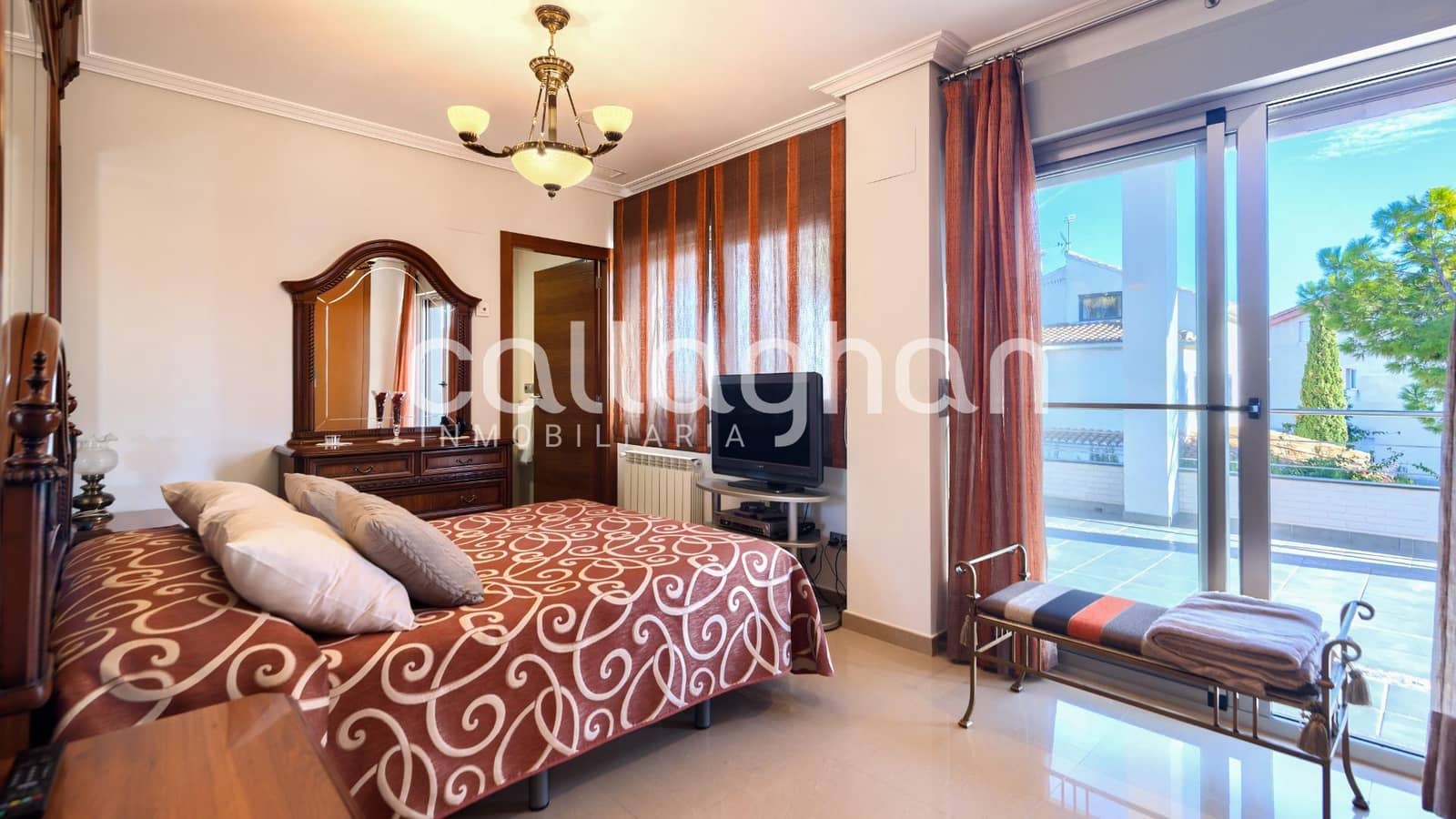 4 bedroom Villa for sale in Gandia with pool garage - € 750,000 (Ref: 9799455)