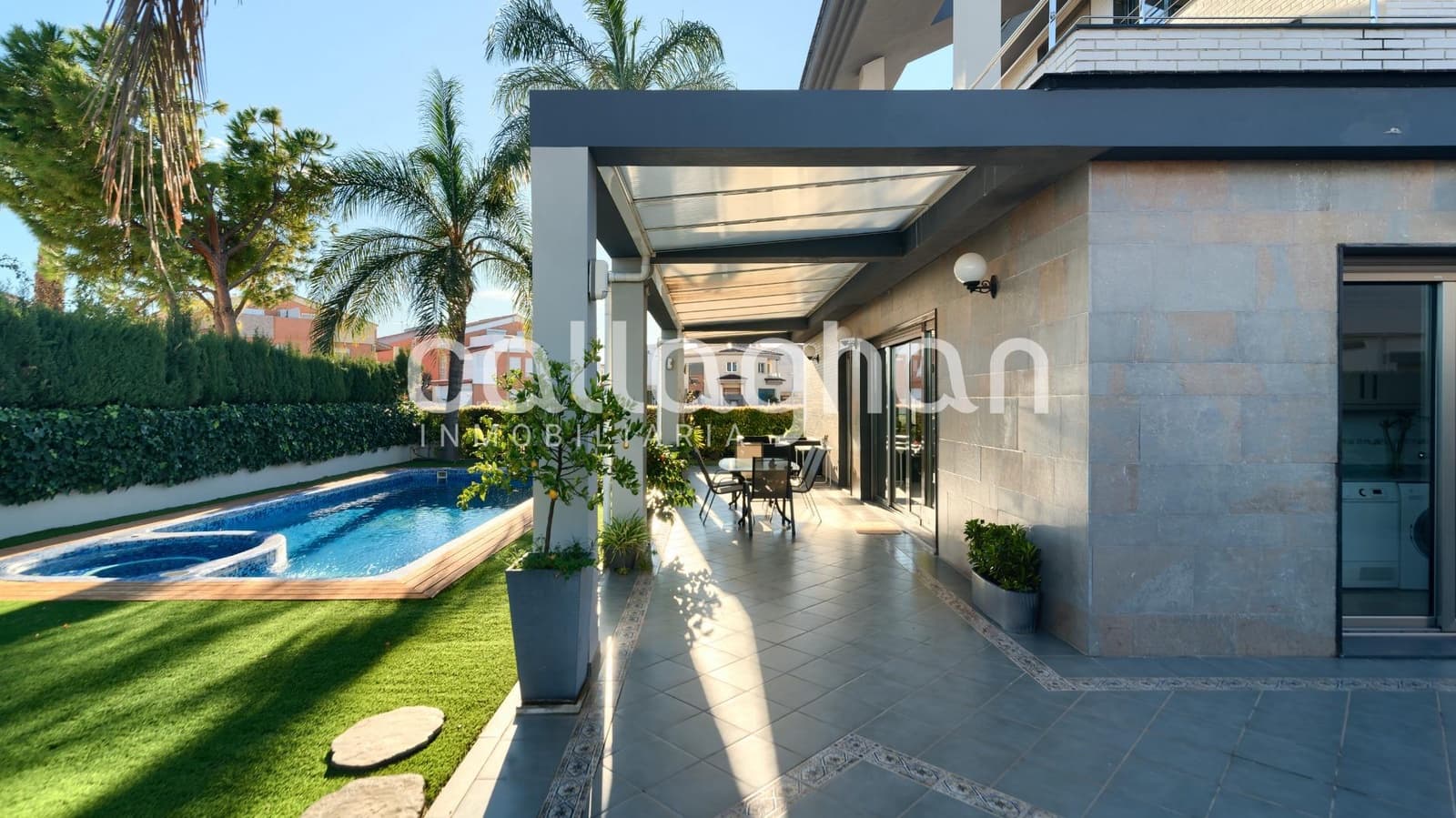 4 bedroom Villa for sale in Gandia with pool garage - € 750,000 (Ref: 9799455)