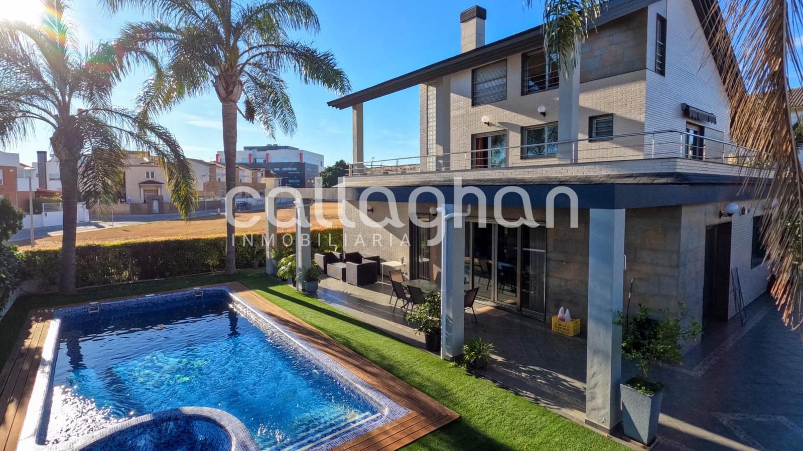 4 bedroom Villa for sale in Gandia with pool garage - € 750,000 (Ref: 9799455)