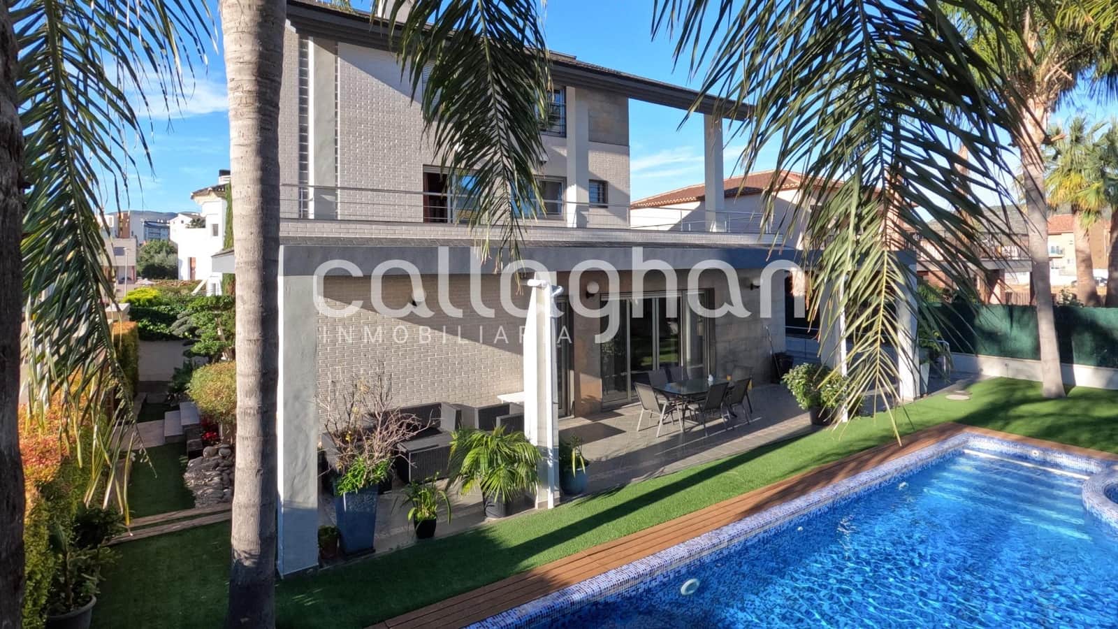 4 bedroom Villa for sale in Gandia with pool garage - € 750,000 (Ref: 9799455)
