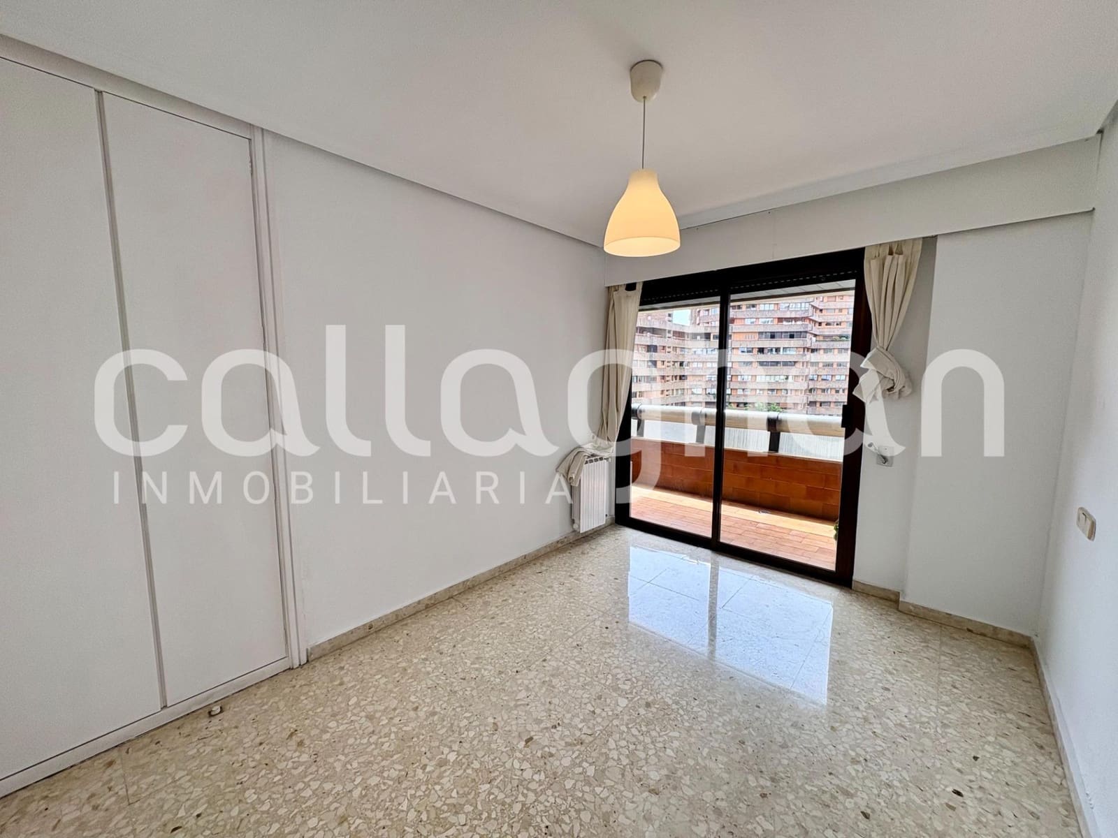 4 makuuhuone Asunto vuokrattavana paikassa Valencia kaupunki - 2 400 € (Ref: 9808168)