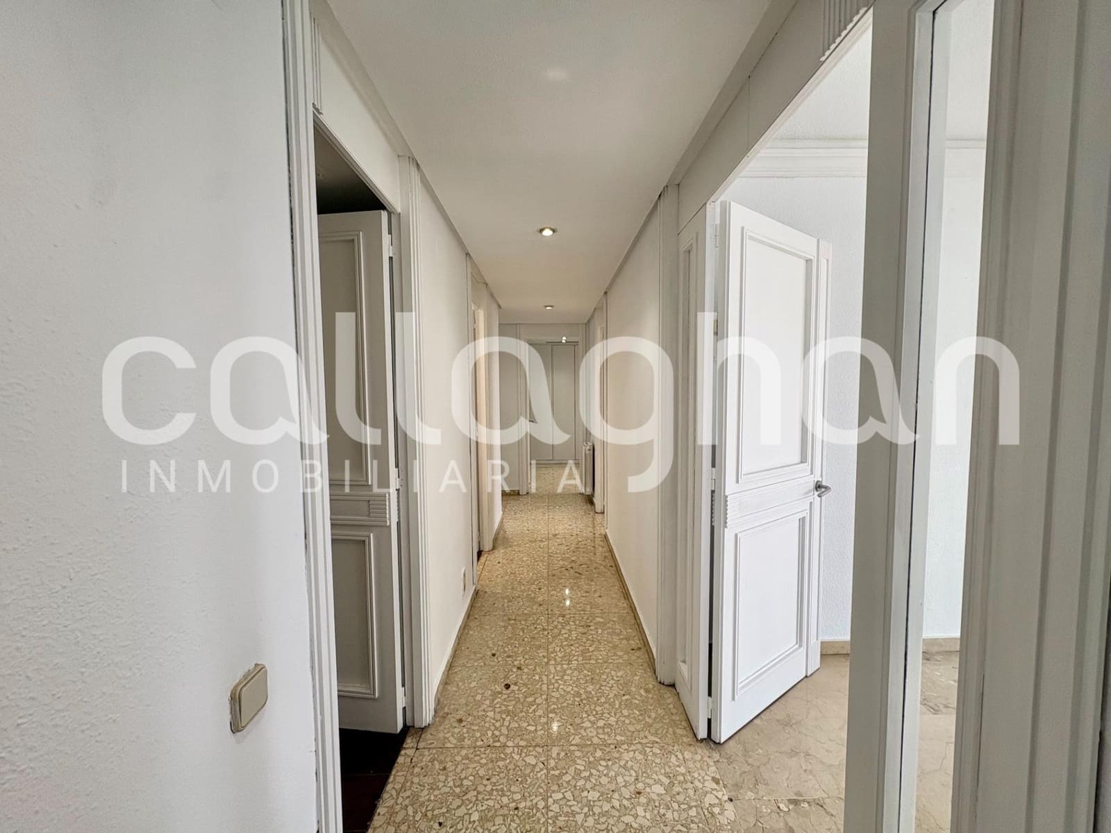 4 Zimmer Wohnung zu vermieten in Valencia Stadt mit Garage - 2.300 € (Ref: 9808168)