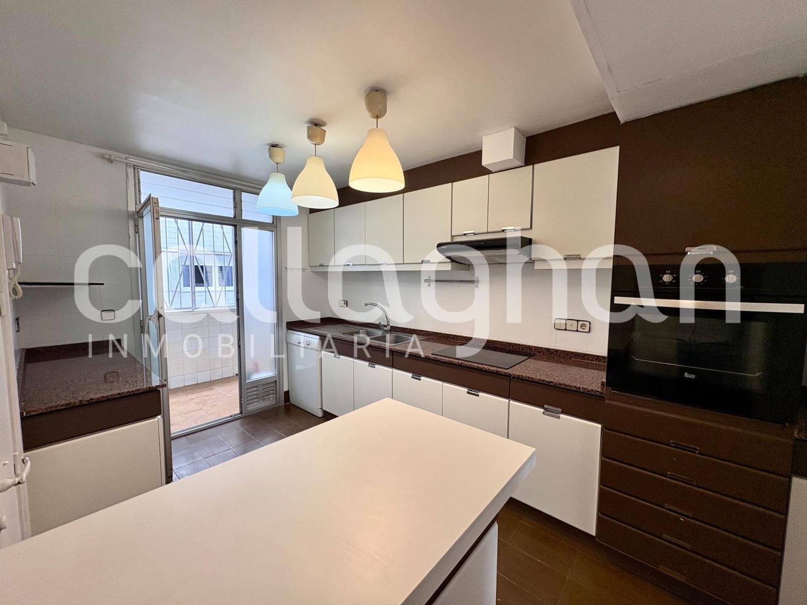 4 Zimmer Wohnung zu vermieten in Valencia Stadt mit Garage - 2.300 € (Ref: 9808168)