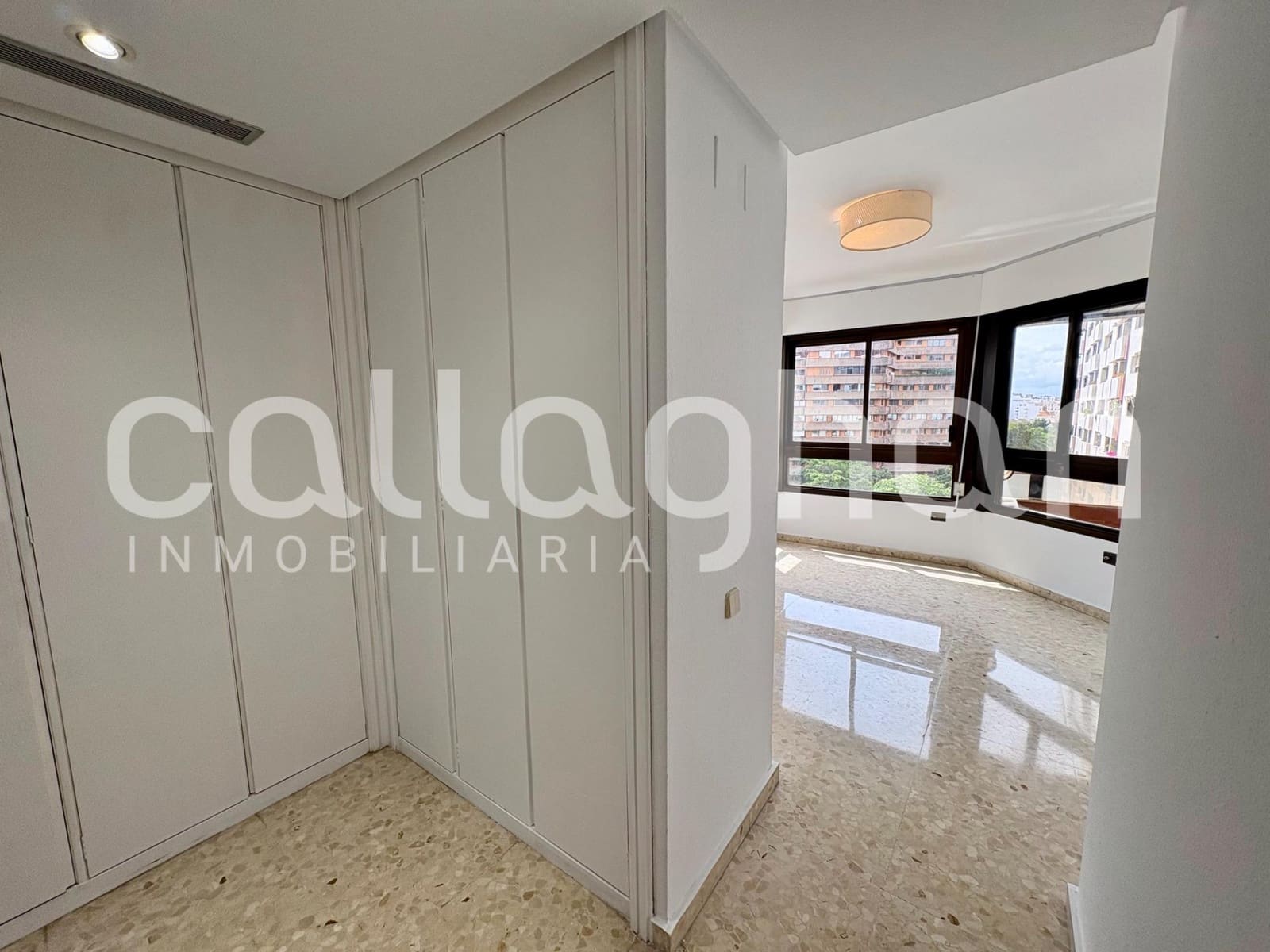 4 Zimmer Wohnung zu vermieten in Valencia Stadt mit Garage - 2.300 € (Ref: 9808168)