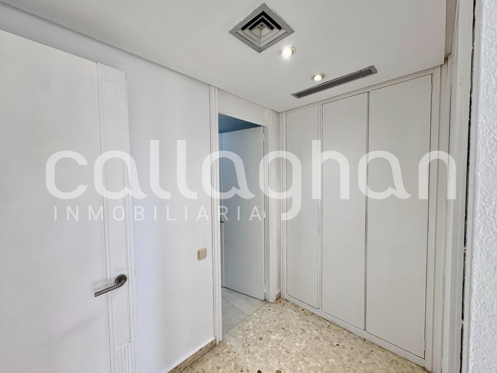4 Zimmer Wohnung zu vermieten in Valencia Stadt mit Garage - 2.300 € (Ref: 9808168)