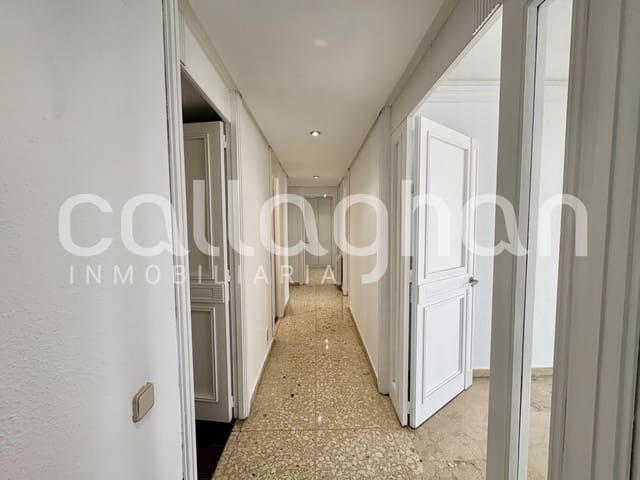 4 quarto Apartamento para arrendar em Jaume Roig, Valência cidade com garagem - 2 400 € (Ref: 9808168)