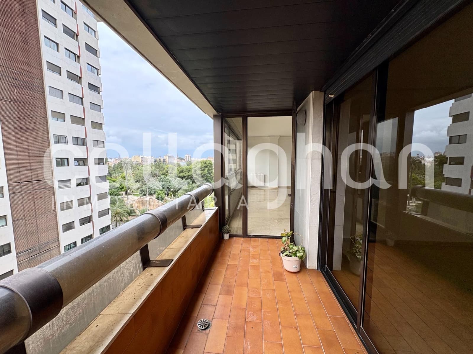 4 Zimmer Wohnung zu vermieten in Valencia Stadt mit Garage - 2.300 € (Ref: 9808168)