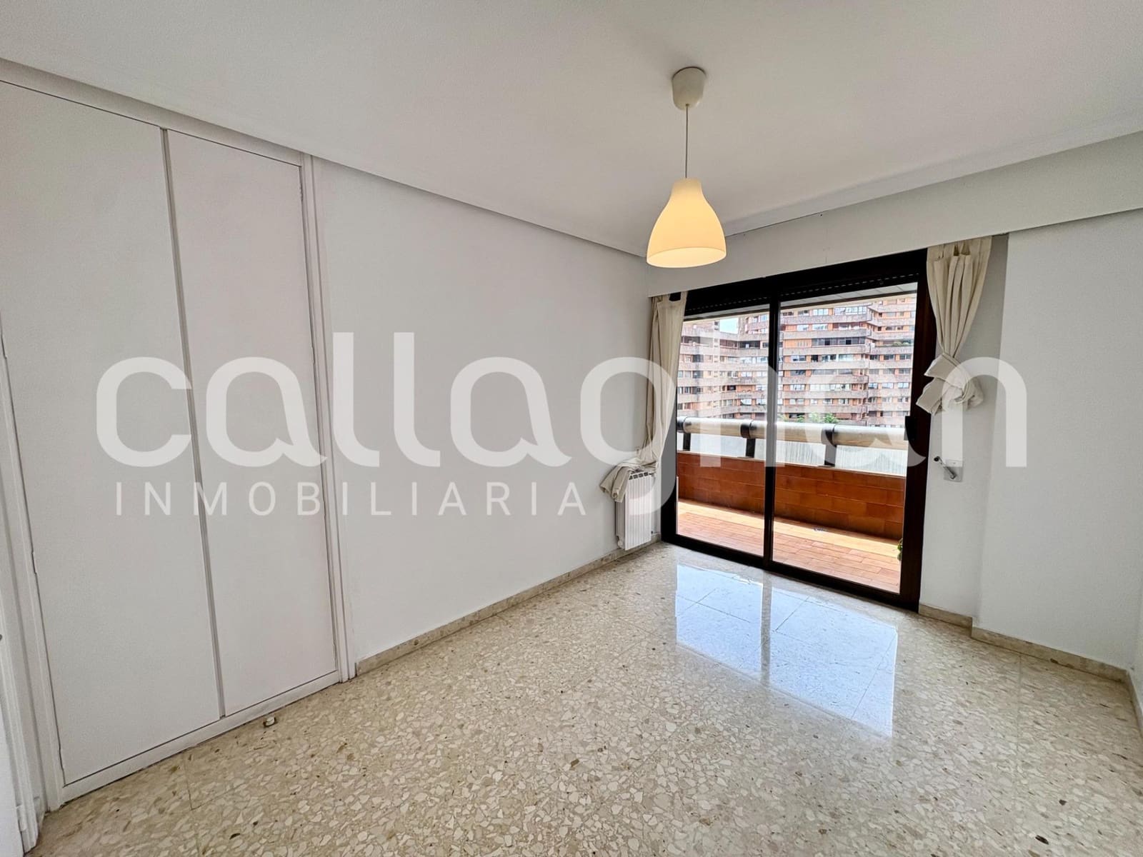 4 Zimmer Wohnung zu vermieten in Valencia Stadt mit Garage - 2.300 € (Ref: 9808168)