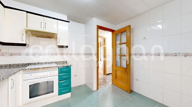 3 bedroom Flat for sale in Patraix, Valencia city with garage - € 320,000 (Ref: 9812293)