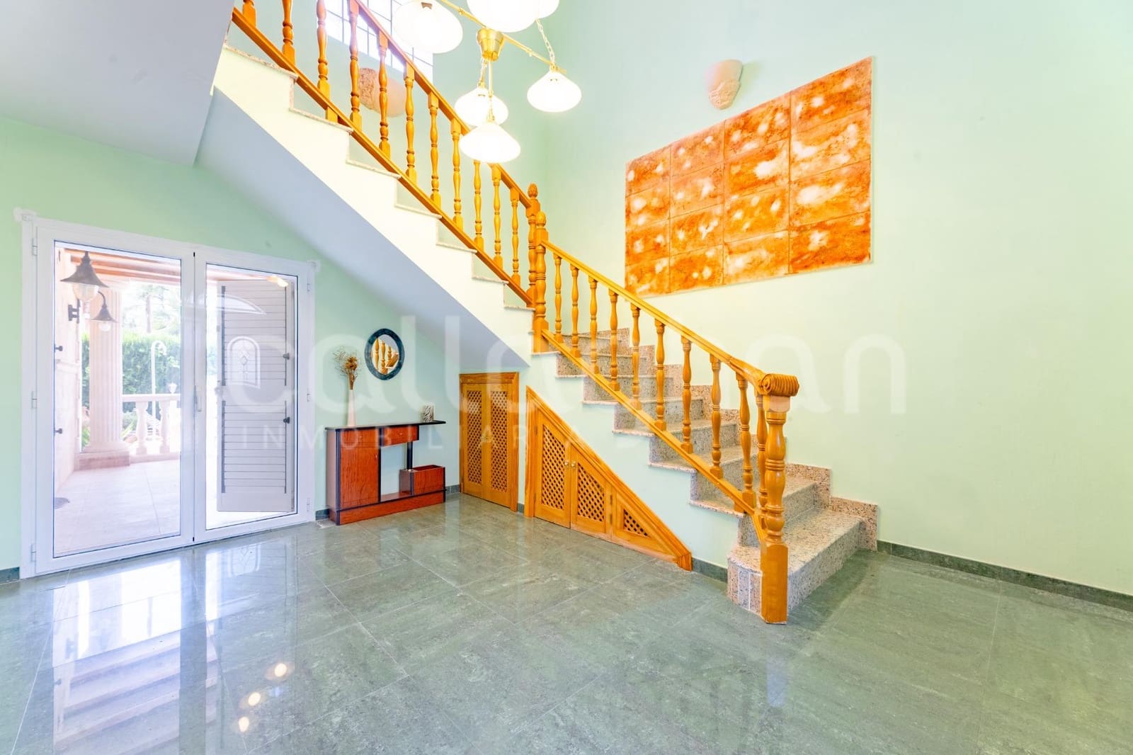 7 makuuhuone Huvila myytävänä paikassa La Pobla de Vallbona mukana uima-altaan 
autotalli - 745 000 € (Ref: 9818048)