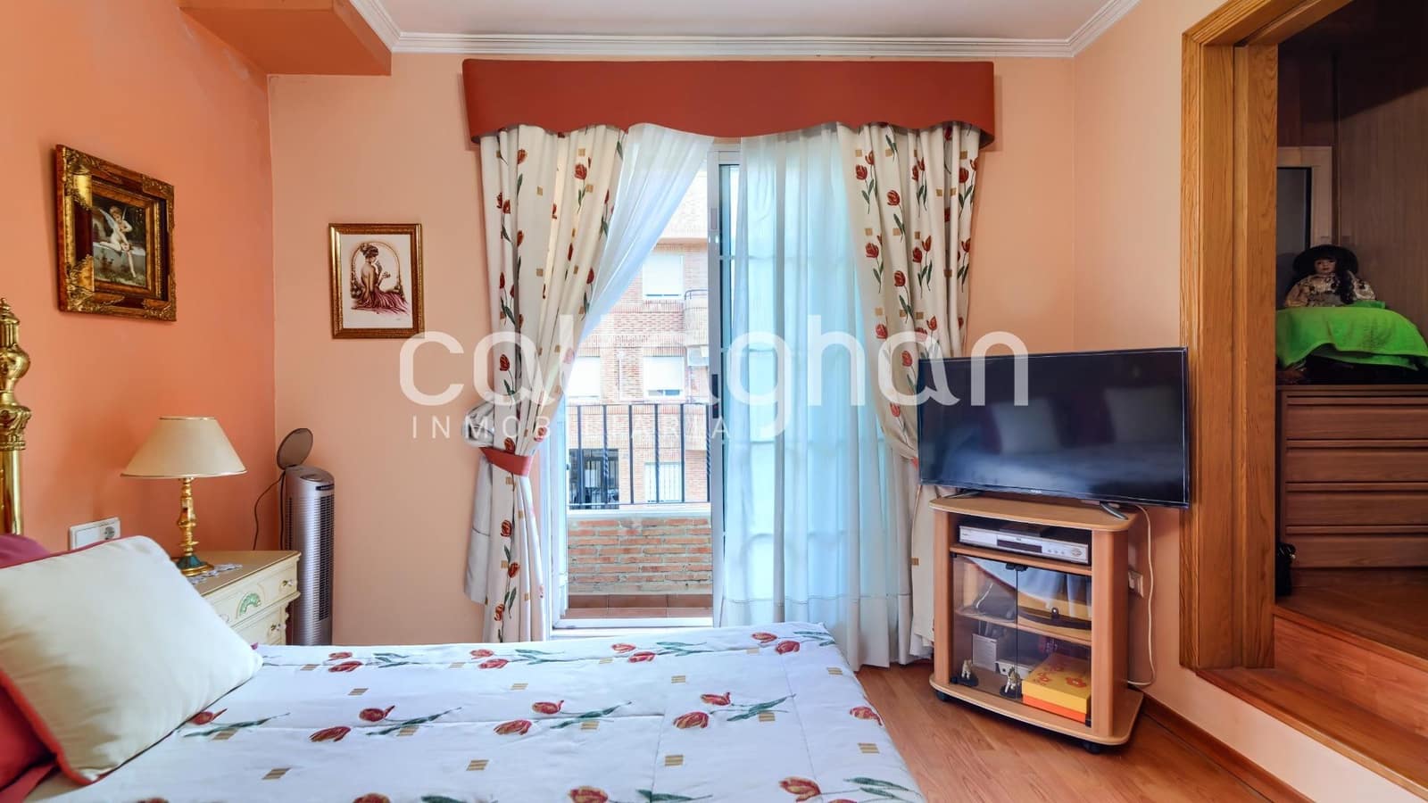 Adosado de 4 habitaciones en Sedaví en venta con garaje - 498.500 € (Ref: 9825437)