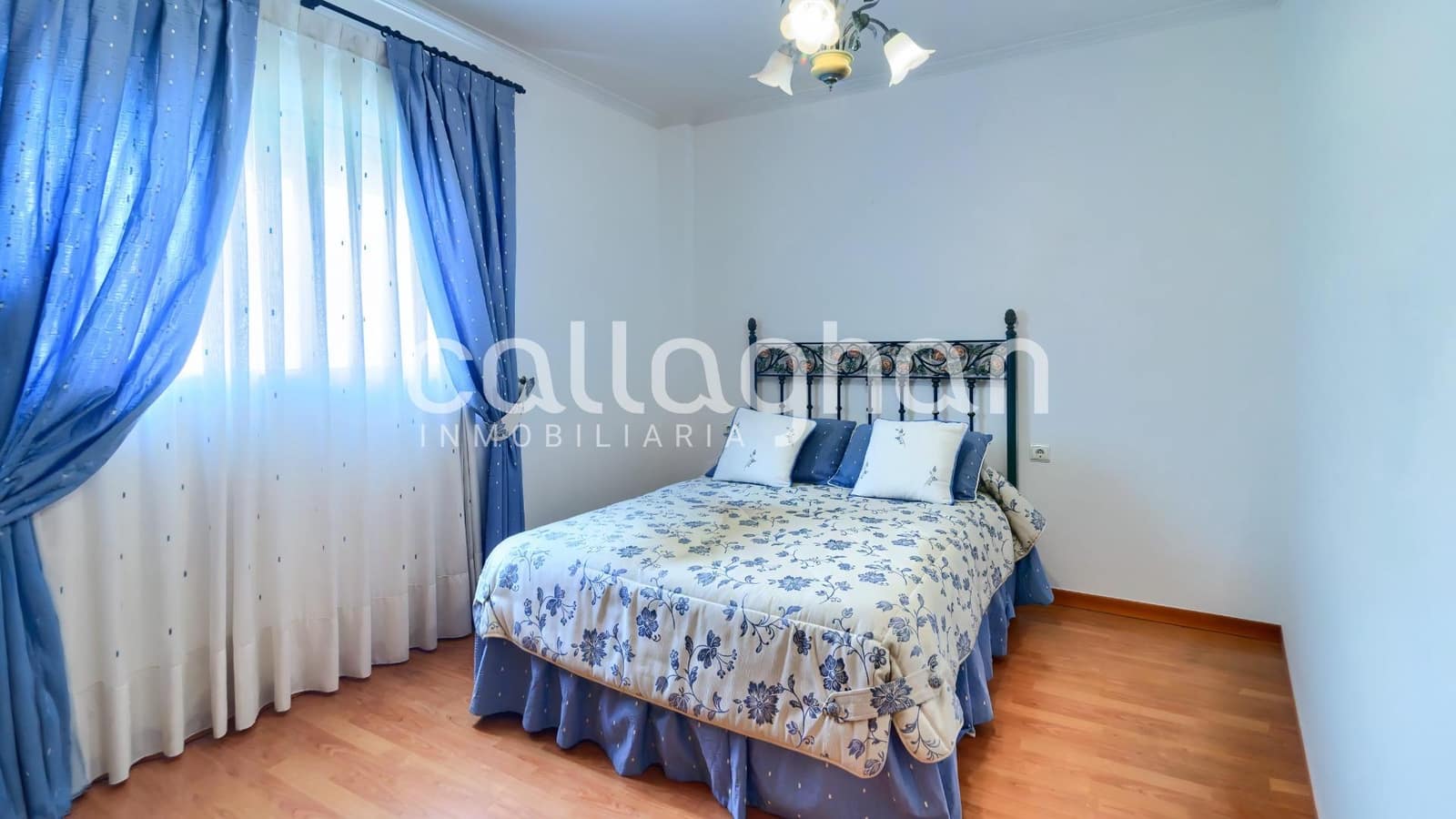 Adosado de 4 habitaciones en Sedaví en venta con garaje - 498.500 € (Ref: 9825437)