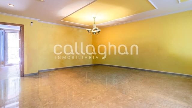 Adosado de 4 habitaciones en Sedaví en venta con garaje - 498.500 € (Ref: 9825437)