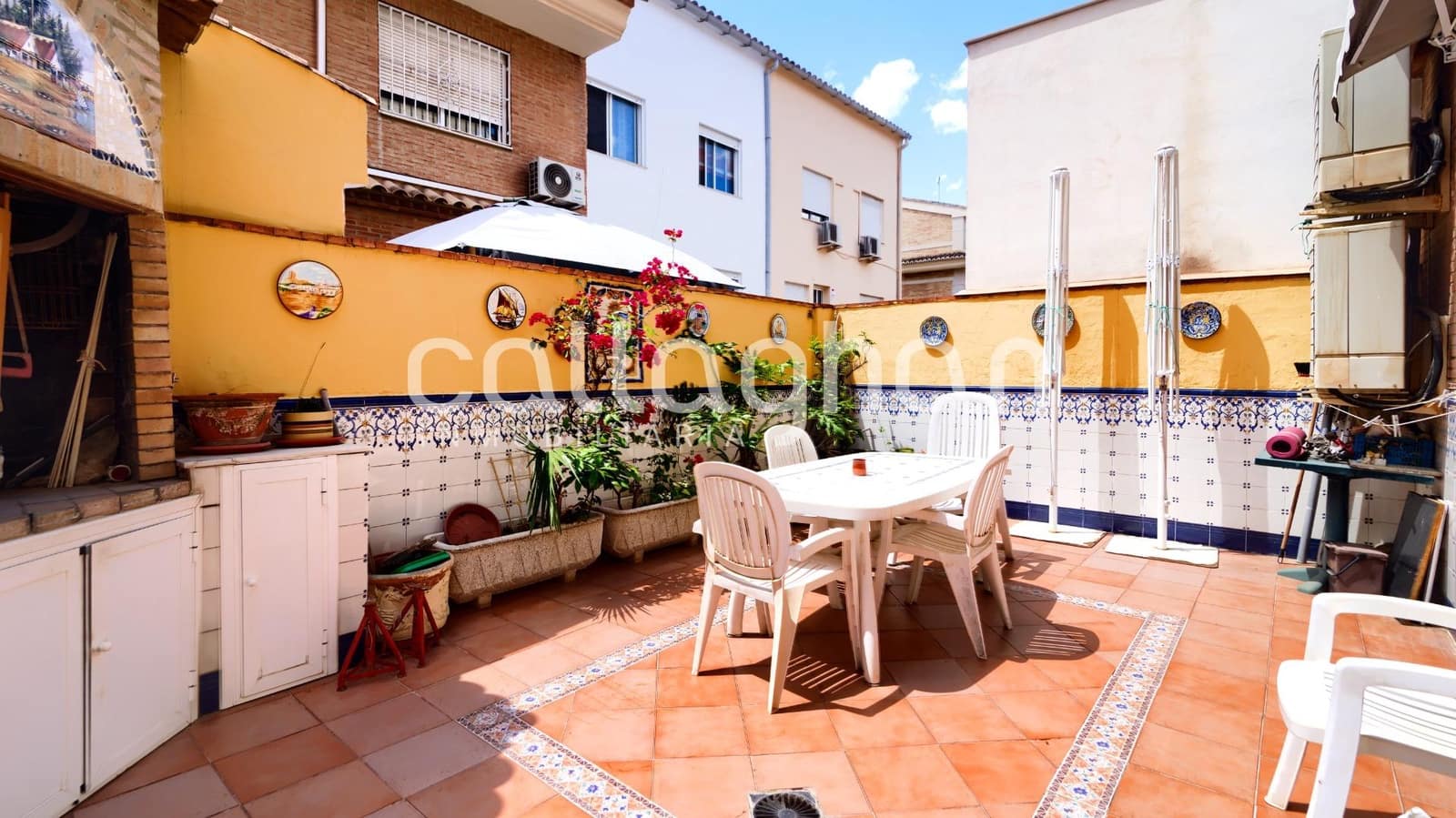 Adosado de 4 habitaciones en Sedaví en venta con garaje - 498.500 € (Ref: 9825437)
