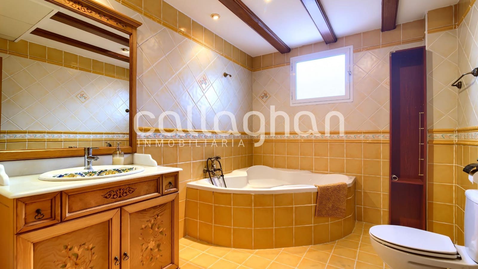 Adosado de 4 habitaciones en Sedaví en venta con garaje - 498.500 € (Ref: 9825437)