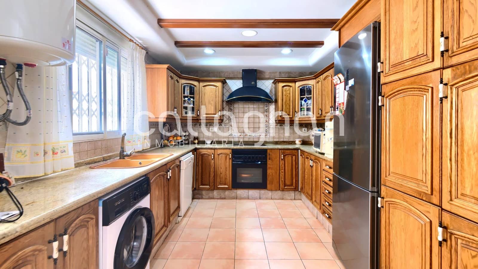 Adosado de 4 habitaciones en Sedaví en venta con garaje - 498.500 € (Ref: 9825437)