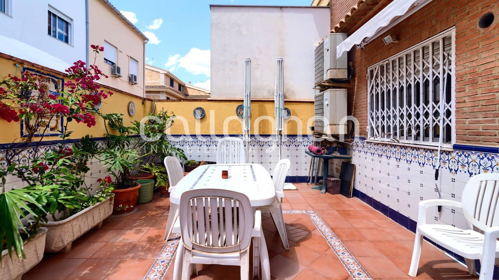 Adosado de 4 habitaciones en Sedaví en venta con garaje - 498.500 € (Ref: 9825437)
