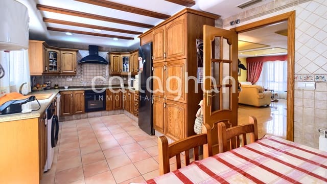 Adosado de 4 habitaciones en Sedaví en venta con garaje - 498.500 € (Ref: 9825437)